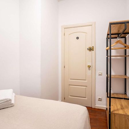 Next To Sagrada Familia 4-Bedroom Apartment Barcellona Esterno foto