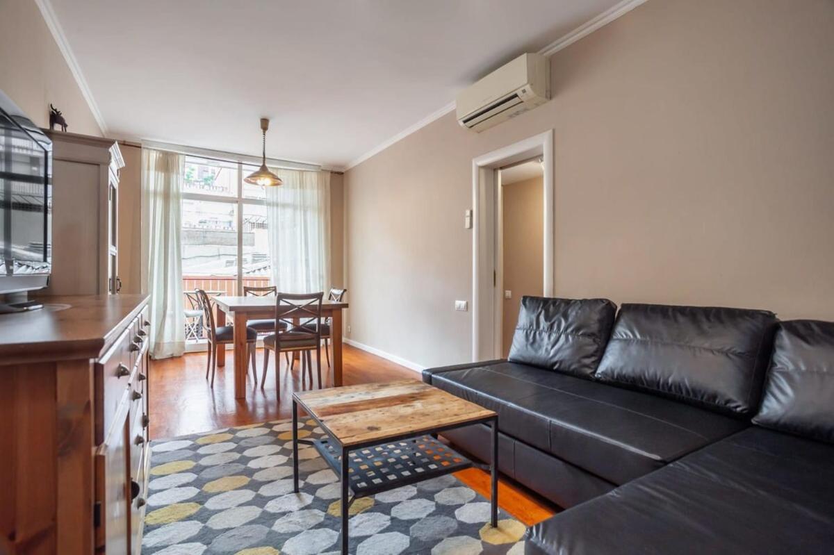 Next To Sagrada Familia 4-Bedroom Apartment Barcellona Esterno foto