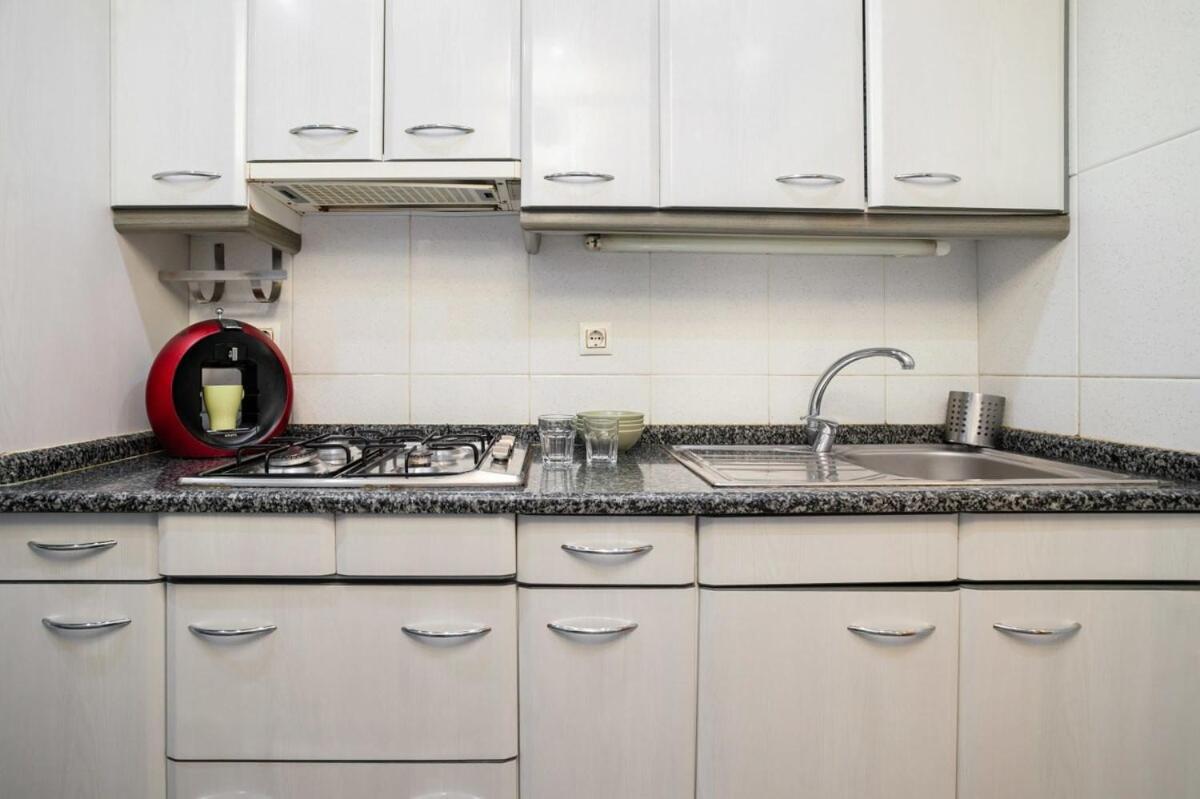 Next To Sagrada Familia 4-Bedroom Apartment Barcellona Esterno foto