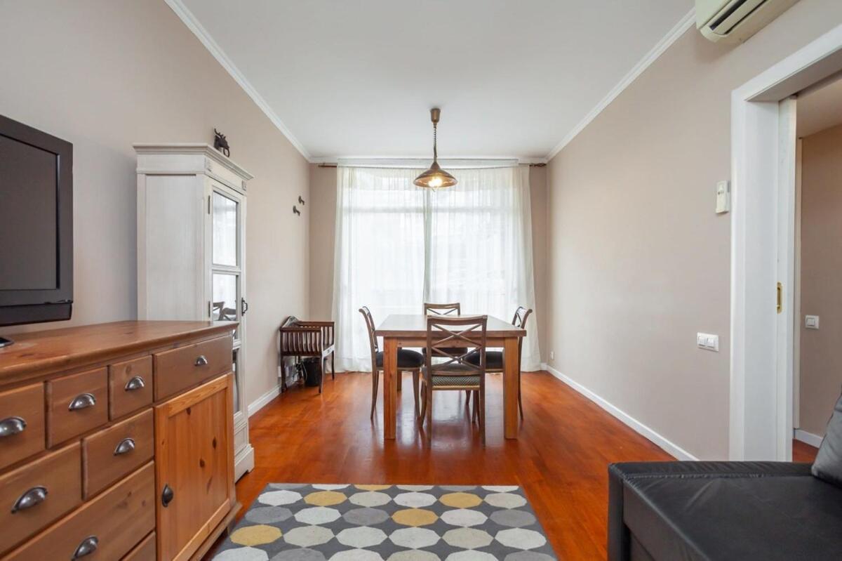 Next To Sagrada Familia 4-Bedroom Apartment Barcellona Esterno foto
