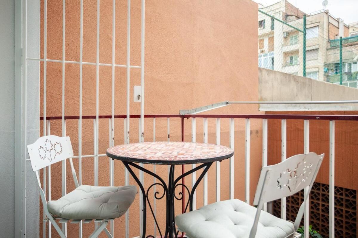 Next To Sagrada Familia 4-Bedroom Apartment Barcellona Esterno foto
