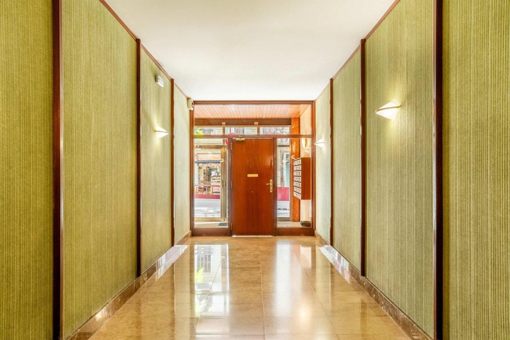 Next To Sagrada Familia 4-Bedroom Apartment Barcellona Esterno foto